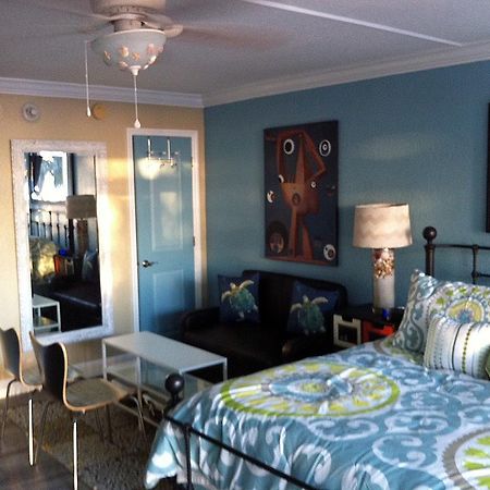 Club Bamboo South - Bradenton Beach Extérieur photo